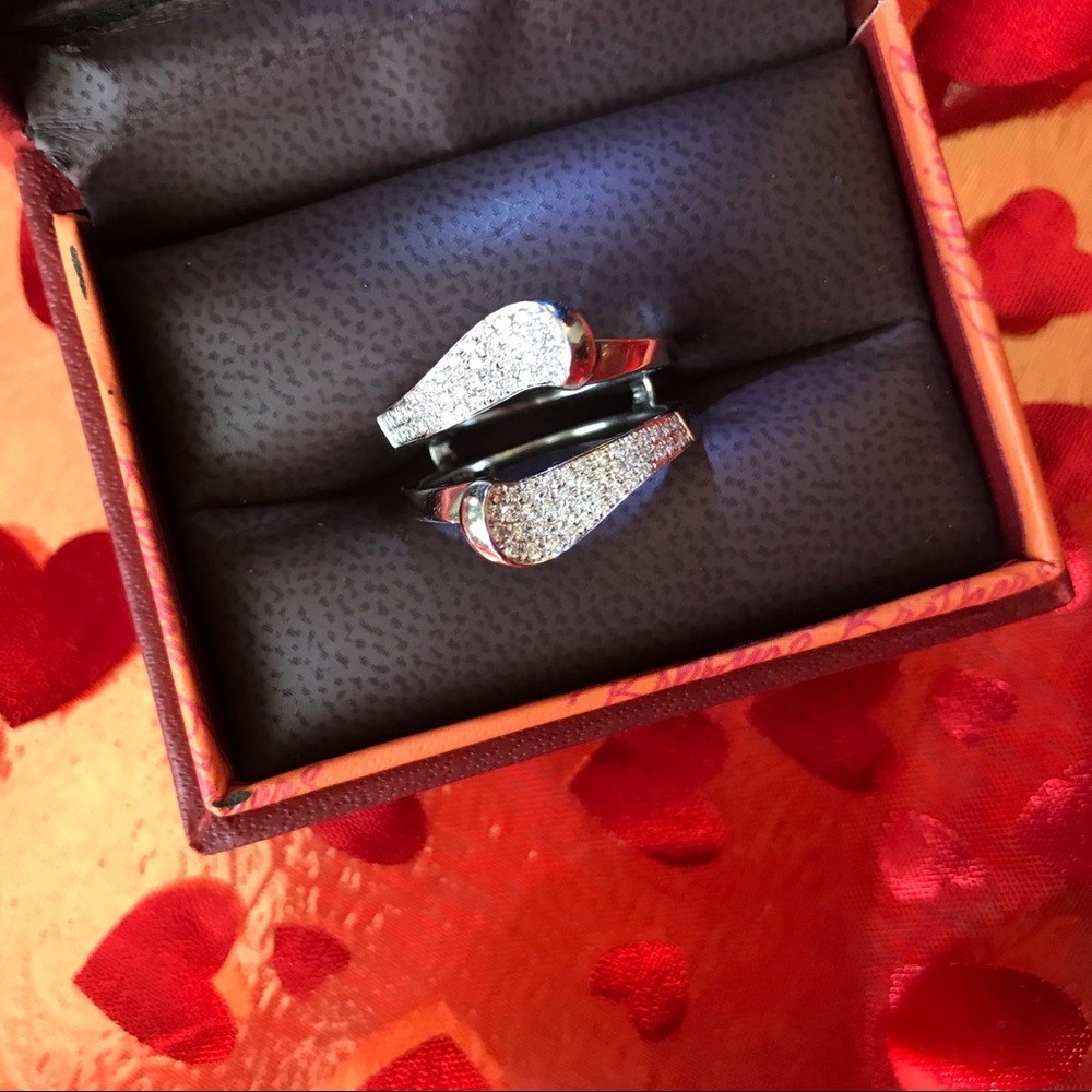 New Robbins B 14K White Gold ring guard w/diamonds
